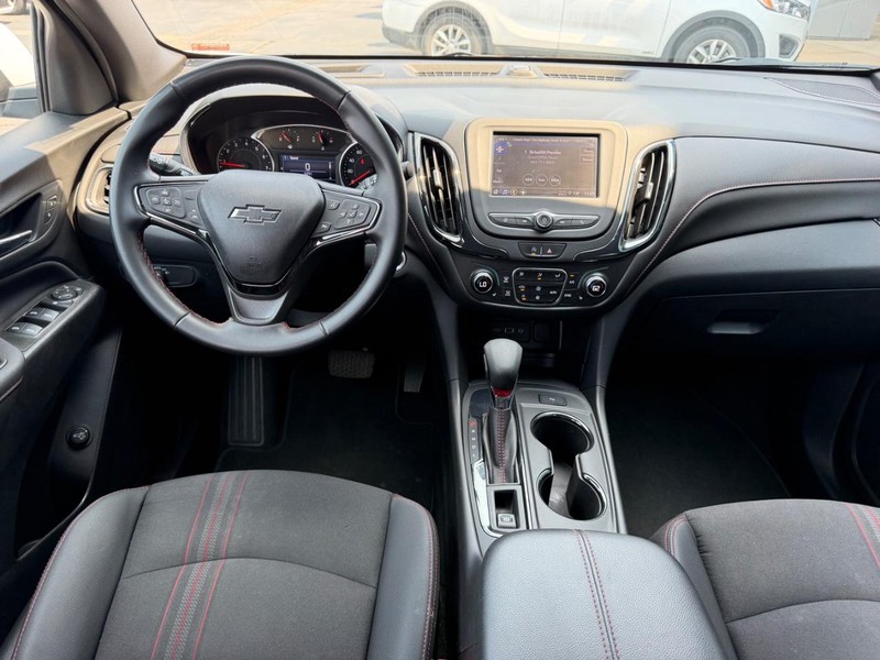 Chevrolet Equinox Vehicle Full-screen Gallery Image 11