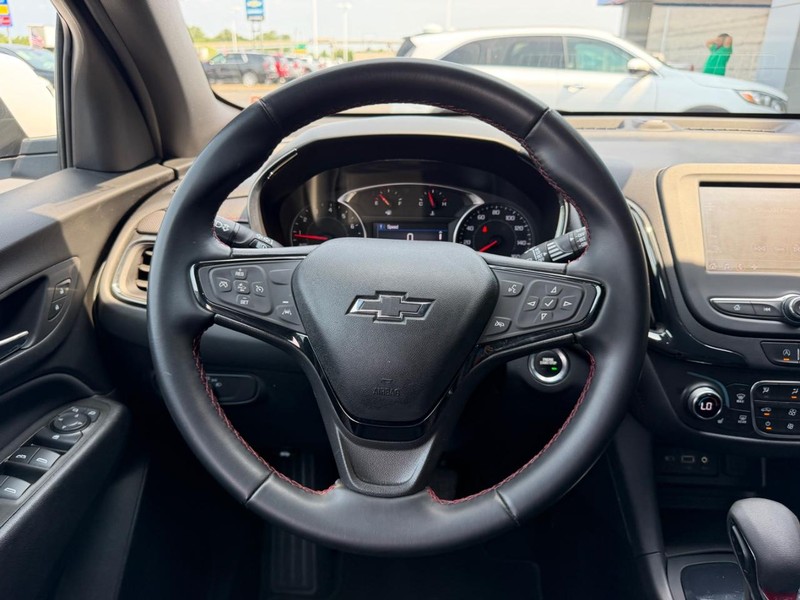 Chevrolet Equinox Vehicle Full-screen Gallery Image 12