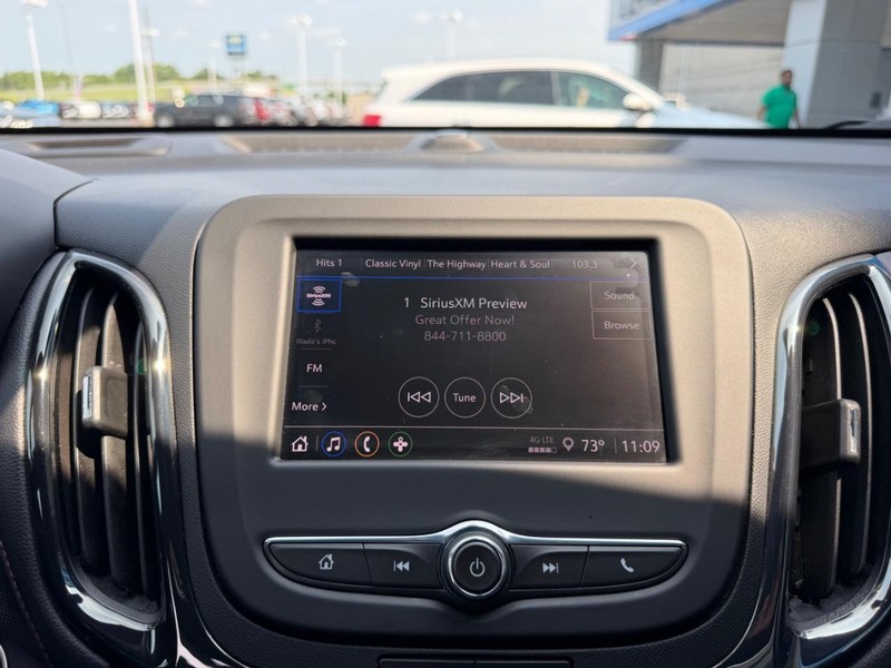 Chevrolet Equinox Vehicle Full-screen Gallery Image 15