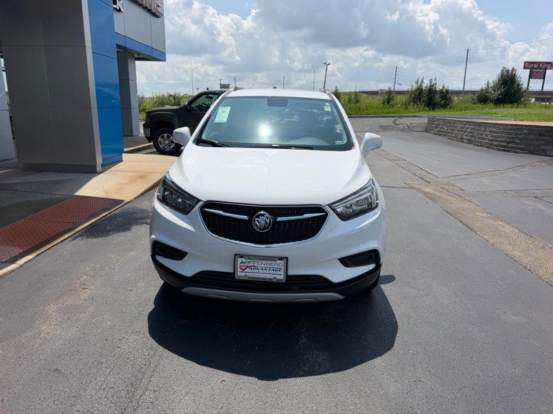 Buick Encore Vehicle Full-screen Gallery Image 03