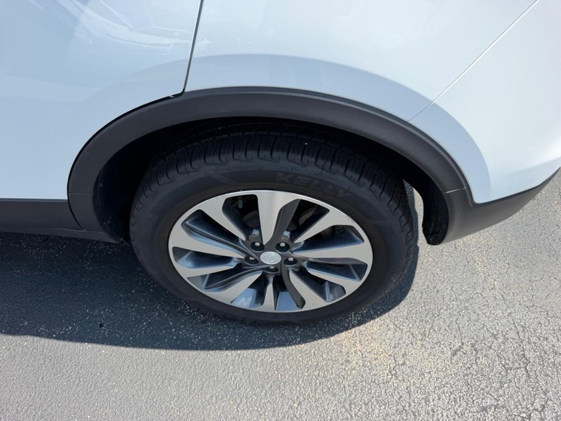 Buick Encore Vehicle Full-screen Gallery Image 08