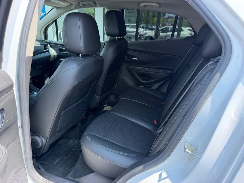 Buick Encore Vehicle Full-screen Gallery Image 09