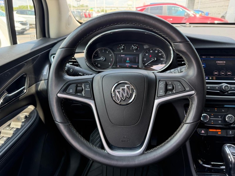 Buick Encore Vehicle Full-screen Gallery Image 11