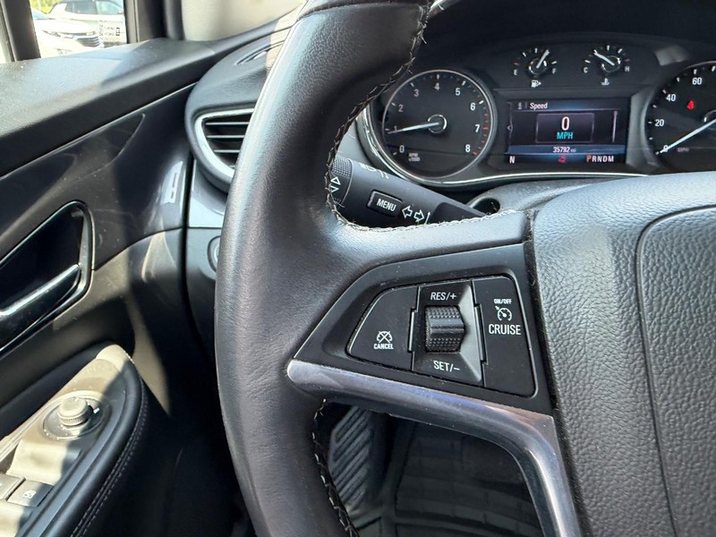 Buick Encore Vehicle Full-screen Gallery Image 12