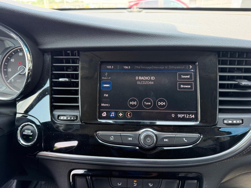 Buick Encore Vehicle Full-screen Gallery Image 14