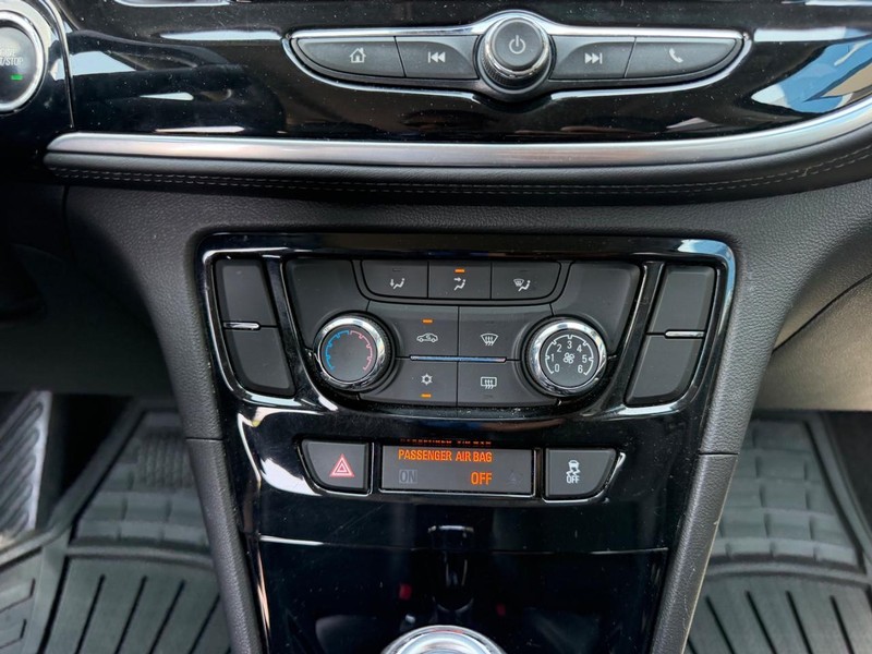 Buick Encore Vehicle Full-screen Gallery Image 15