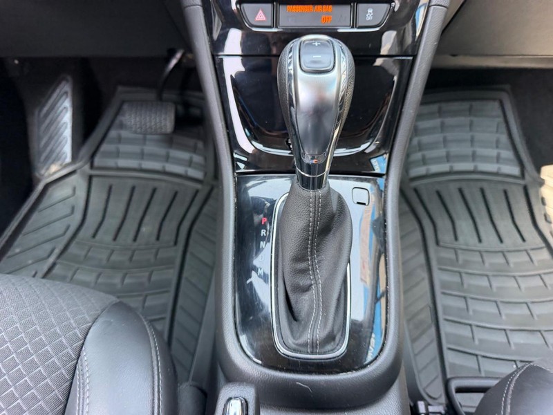 Buick Encore Vehicle Full-screen Gallery Image 16