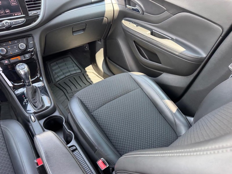 Buick Encore Vehicle Full-screen Gallery Image 17