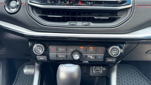 2025 Jeep Compass Trailhawk - Photo 15