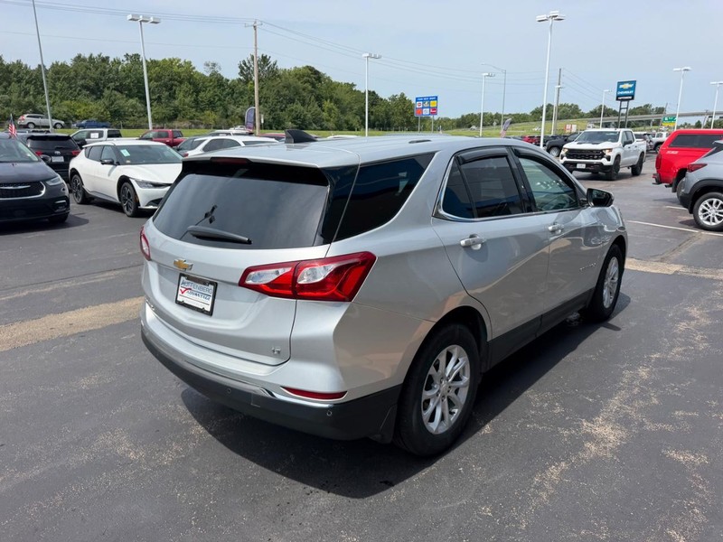 Chevrolet Equinox Vehicle Full-screen Gallery Image 05