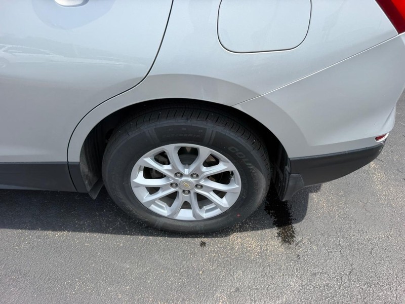 Chevrolet Equinox Vehicle Full-screen Gallery Image 09