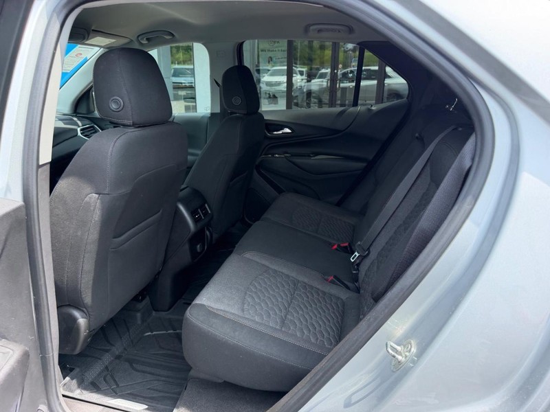 Chevrolet Equinox Vehicle Full-screen Gallery Image 10