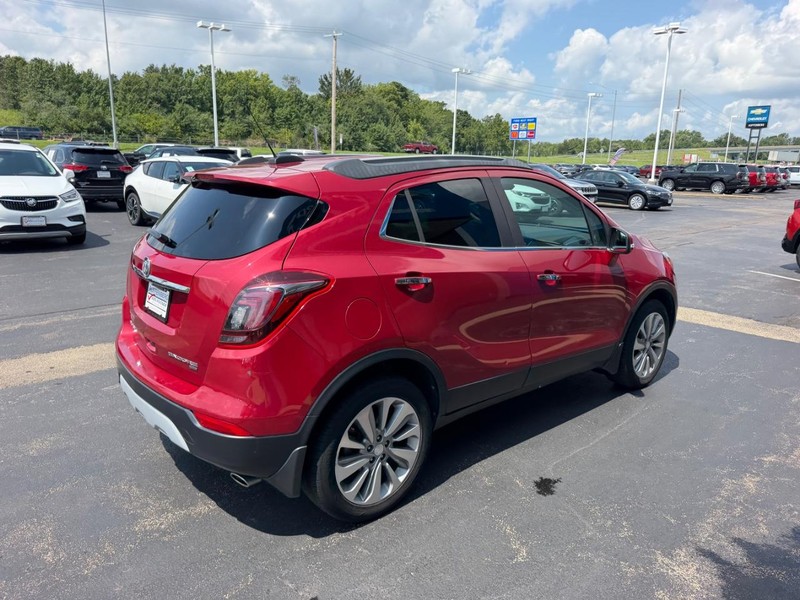 Buick Encore Vehicle Full-screen Gallery Image 05