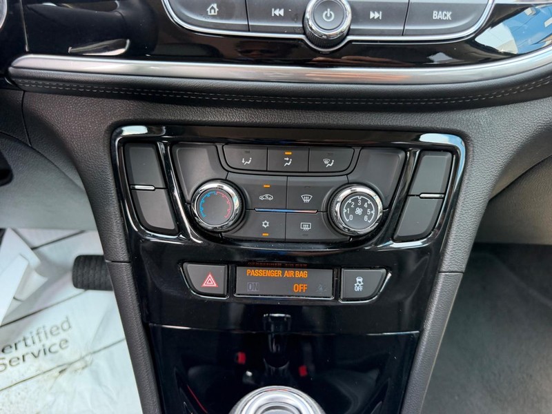 Buick Encore Vehicle Full-screen Gallery Image 15