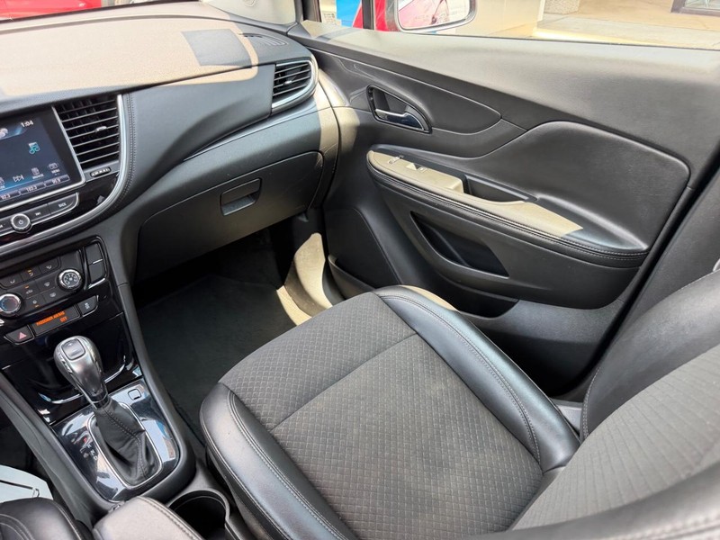 Buick Encore Vehicle Full-screen Gallery Image 17