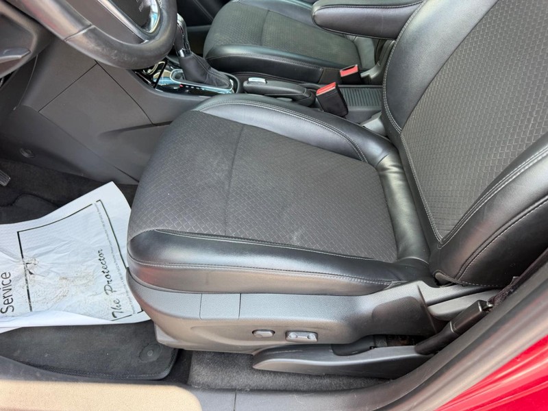Buick Encore Vehicle Full-screen Gallery Image 19