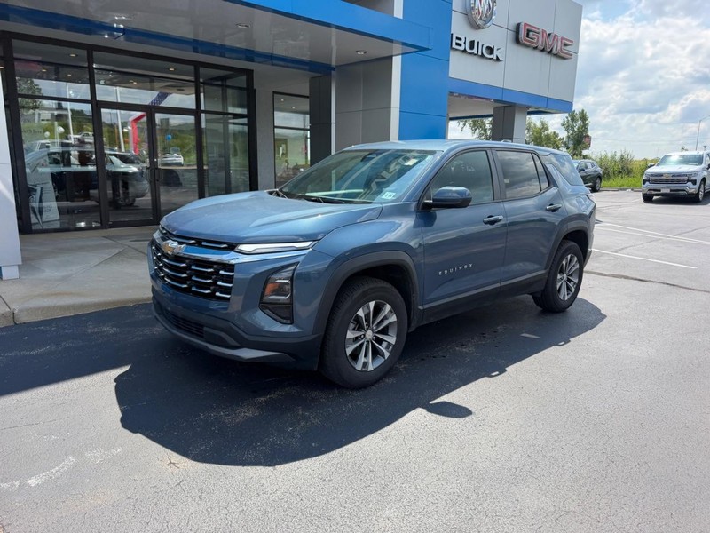 Chevrolet Equinox Vehicle Full-screen Gallery Image 02