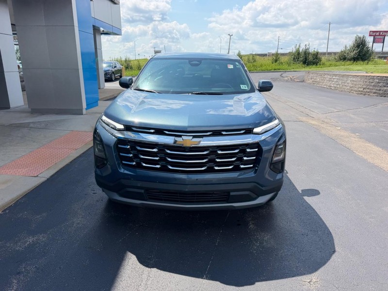 Chevrolet Equinox Vehicle Full-screen Gallery Image 03