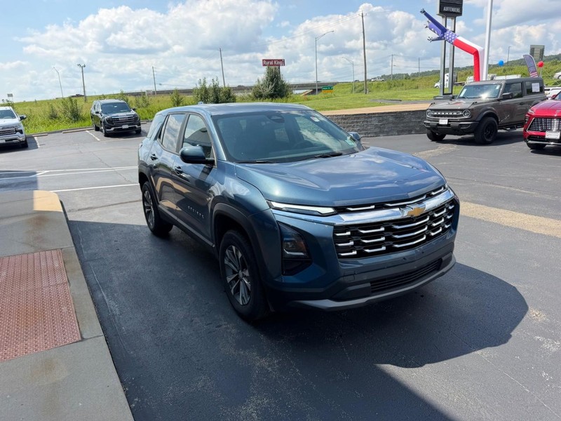 Chevrolet Equinox Vehicle Full-screen Gallery Image 04