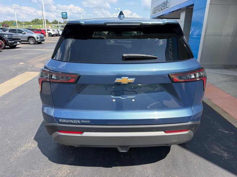 Chevrolet Equinox Vehicle Full-screen Gallery Image 06