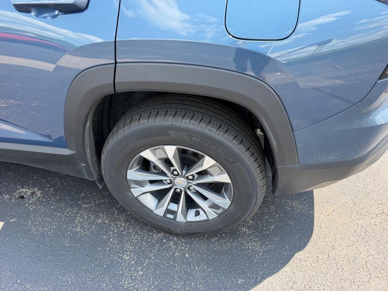 Chevrolet Equinox Vehicle Full-screen Gallery Image 08