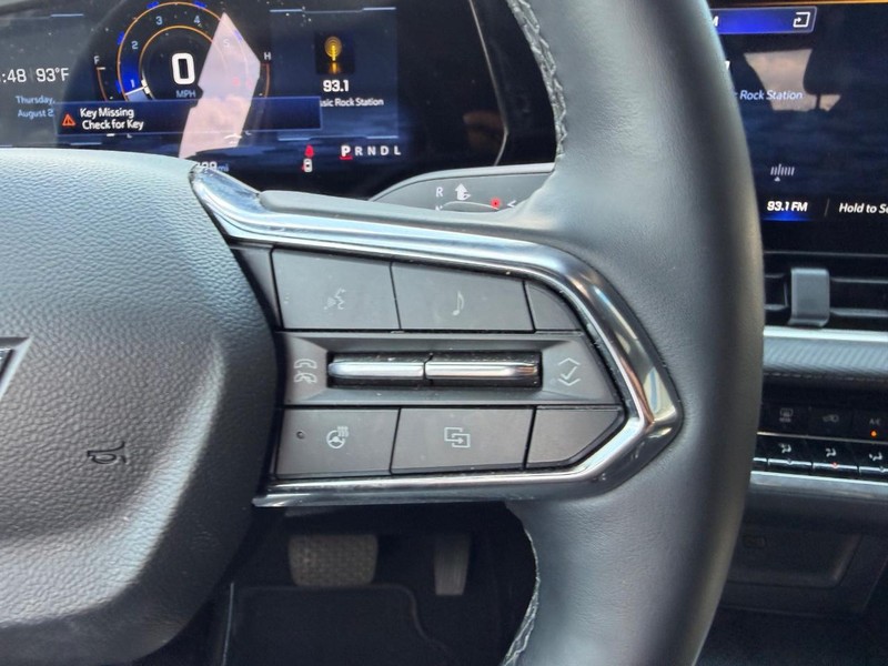 Chevrolet Equinox Vehicle Full-screen Gallery Image 13