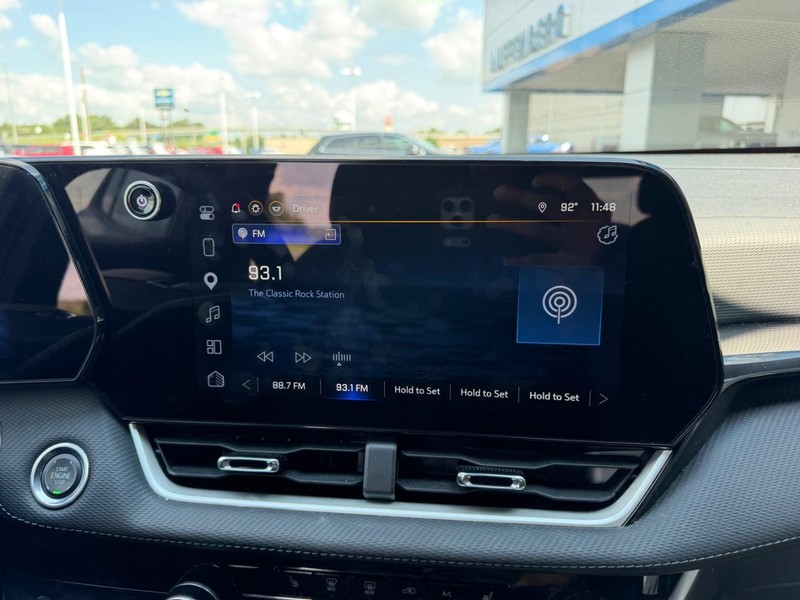 Chevrolet Equinox Vehicle Full-screen Gallery Image 15