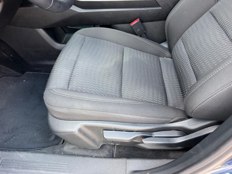 Chevrolet Equinox Vehicle Full-screen Gallery Image 19
