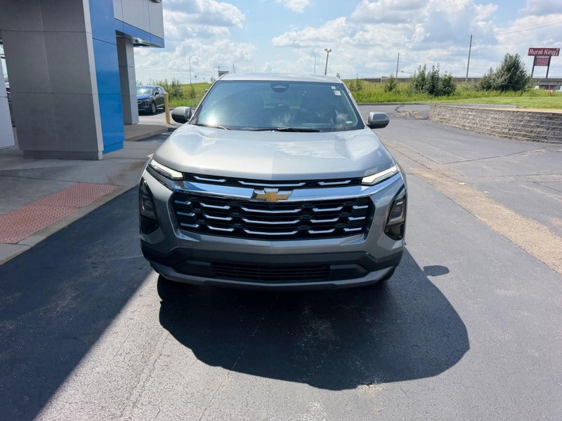 Chevrolet Equinox Vehicle Full-screen Gallery Image 03