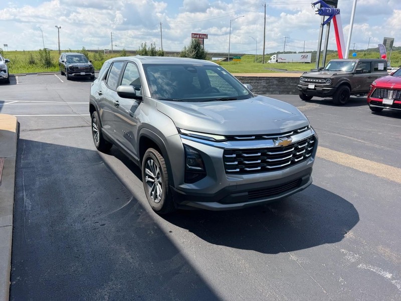 Chevrolet Equinox Vehicle Full-screen Gallery Image 04