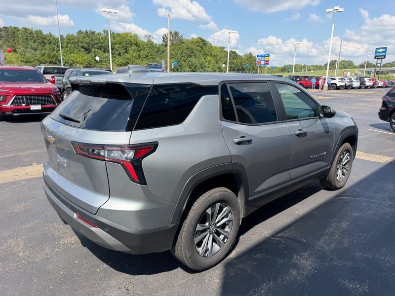 Chevrolet Equinox Vehicle Full-screen Gallery Image 05