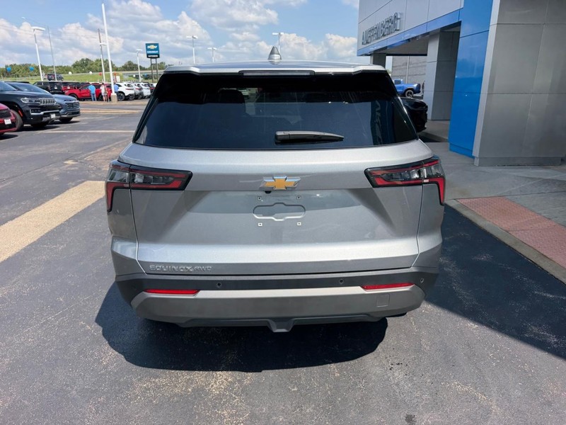 Chevrolet Equinox Vehicle Full-screen Gallery Image 06