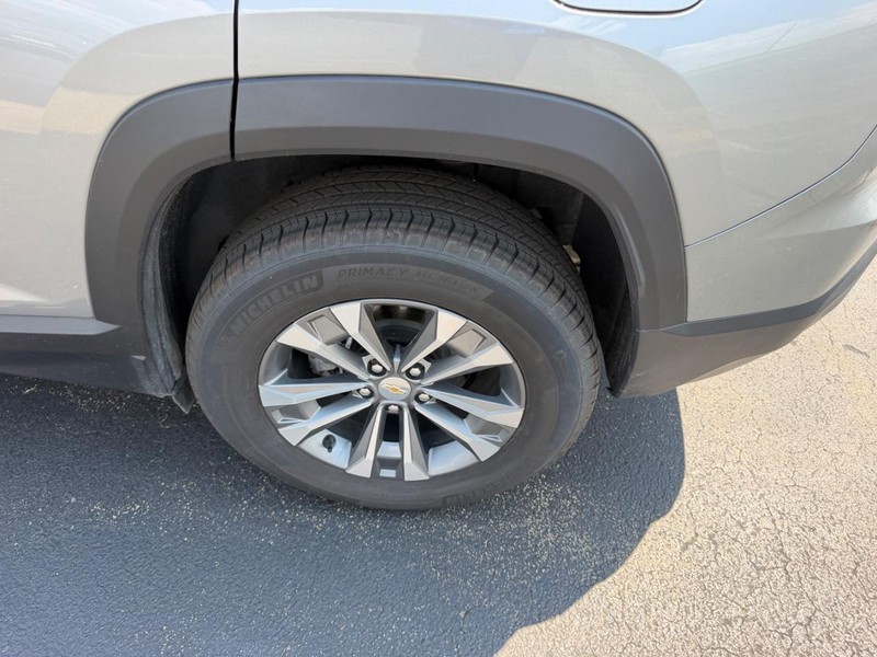 Chevrolet Equinox Vehicle Full-screen Gallery Image 08