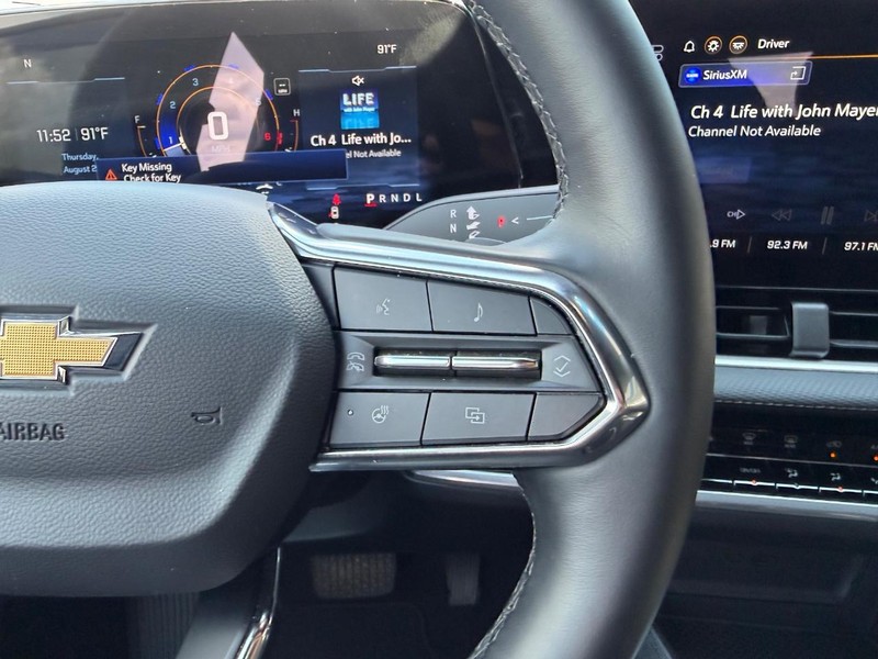 Chevrolet Equinox Vehicle Full-screen Gallery Image 13