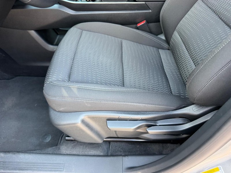 Chevrolet Equinox Vehicle Full-screen Gallery Image 19