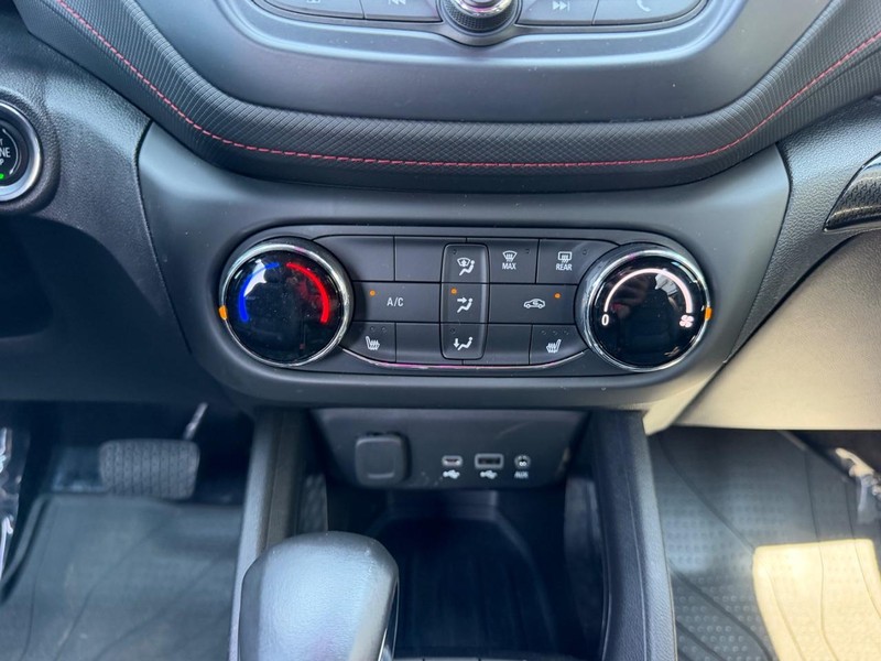 Chevrolet TrailBlazer Vehicle Full-screen Gallery Image 15