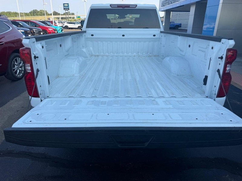 Chevrolet Silverado 2500HD Vehicle Full-screen Gallery Image 07
