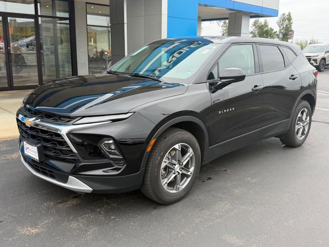 Chevrolet Blazer Vehicle Full-screen Gallery Image 02