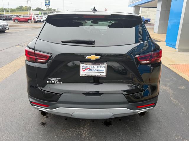 Chevrolet Blazer Vehicle Full-screen Gallery Image 06