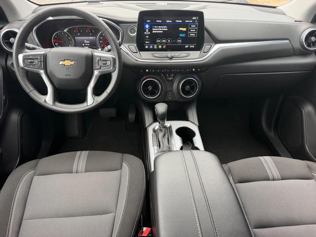 Chevrolet Blazer Vehicle Full-screen Gallery Image 10