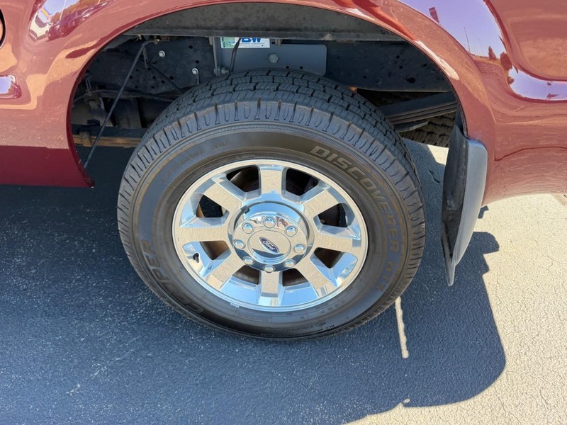 Ford Super Duty F-250 SRW Vehicle Full-screen Gallery Image 08