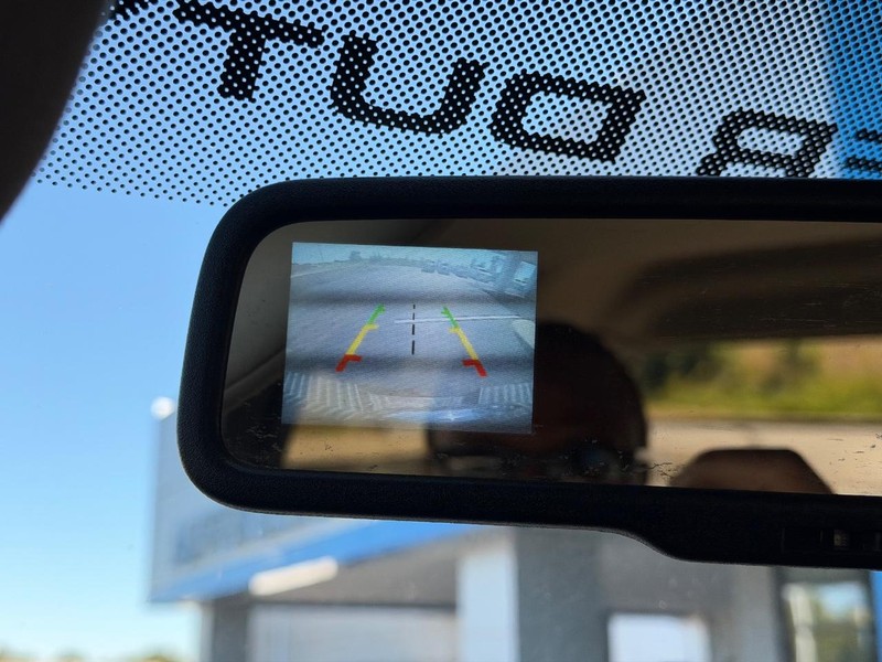 Ford Super Duty F-250 SRW Vehicle Full-screen Gallery Image 20