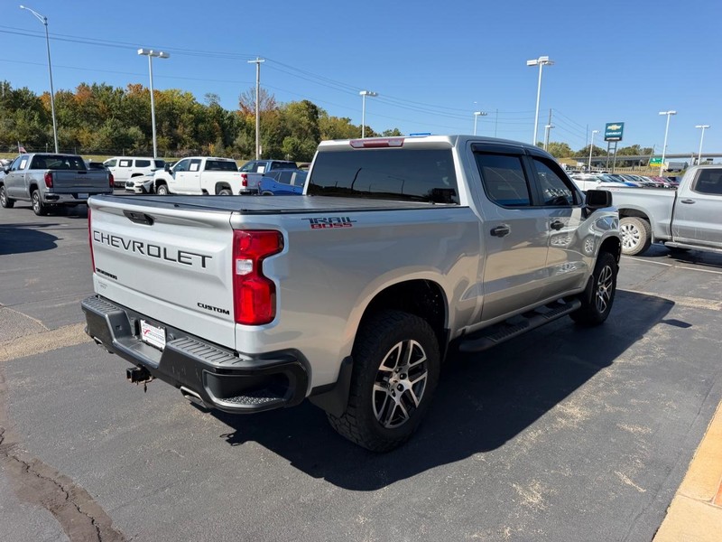 Chevrolet Silverado 1500 Vehicle Full-screen Gallery Image 05