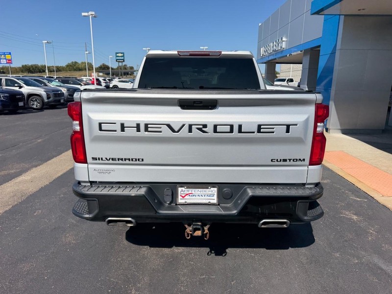 Chevrolet Silverado 1500 Vehicle Full-screen Gallery Image 06