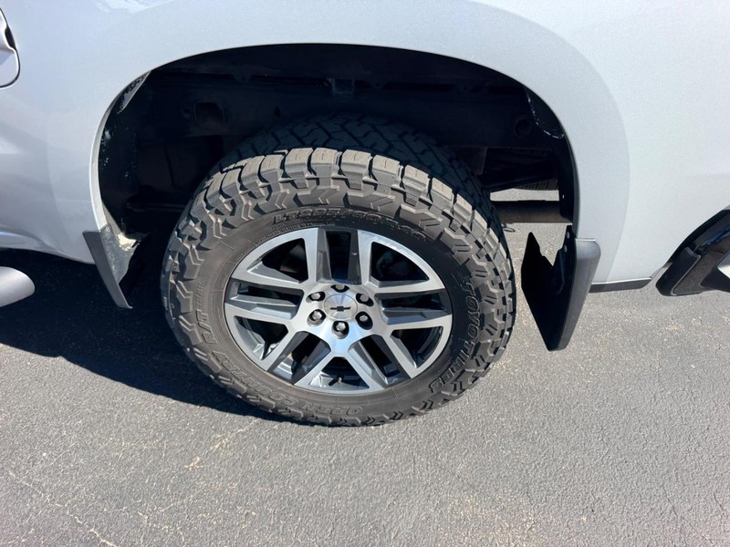 Chevrolet Silverado 1500 Vehicle Full-screen Gallery Image 08