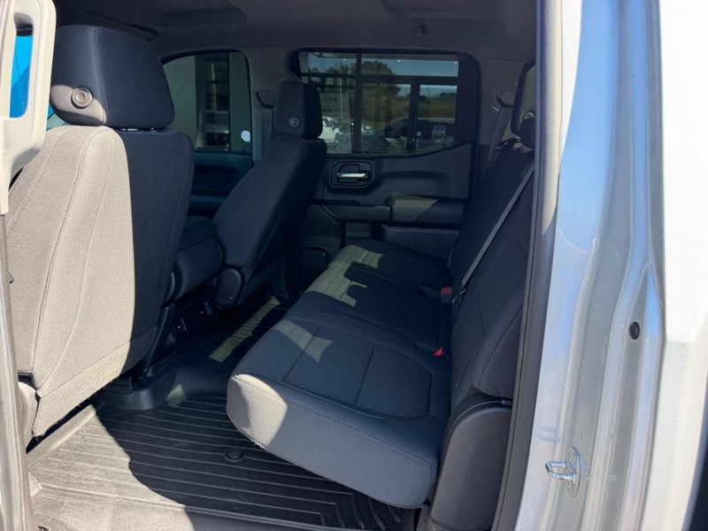 Chevrolet Silverado 1500 Vehicle Full-screen Gallery Image 09