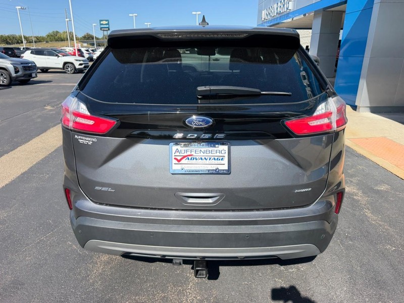 Ford Edge Vehicle Full-screen Gallery Image 06