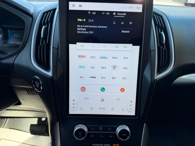 Ford Edge Vehicle Full-screen Gallery Image 14