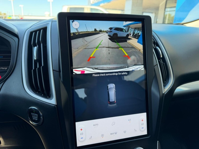 Ford Edge Vehicle Full-screen Gallery Image 21