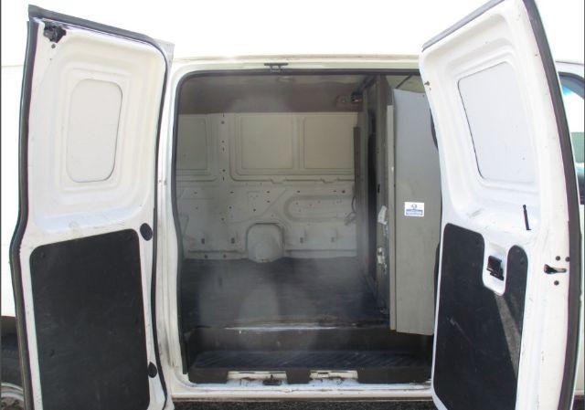 Ford Econoline Cargo Van Vehicle Image 07